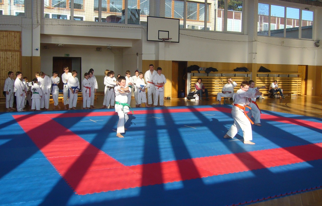 4 kata tým heian nidan
